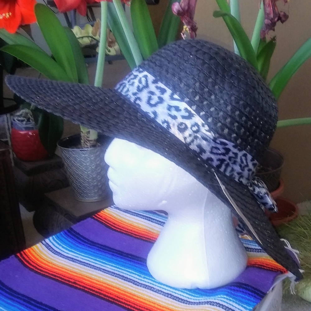 GROOVY GLAM Black Floppy Wide Brim Straw Hat Summer Leopard Print Band